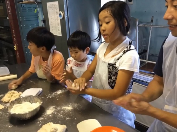 「生地をまるめるのが難しかった」ロールパン作り